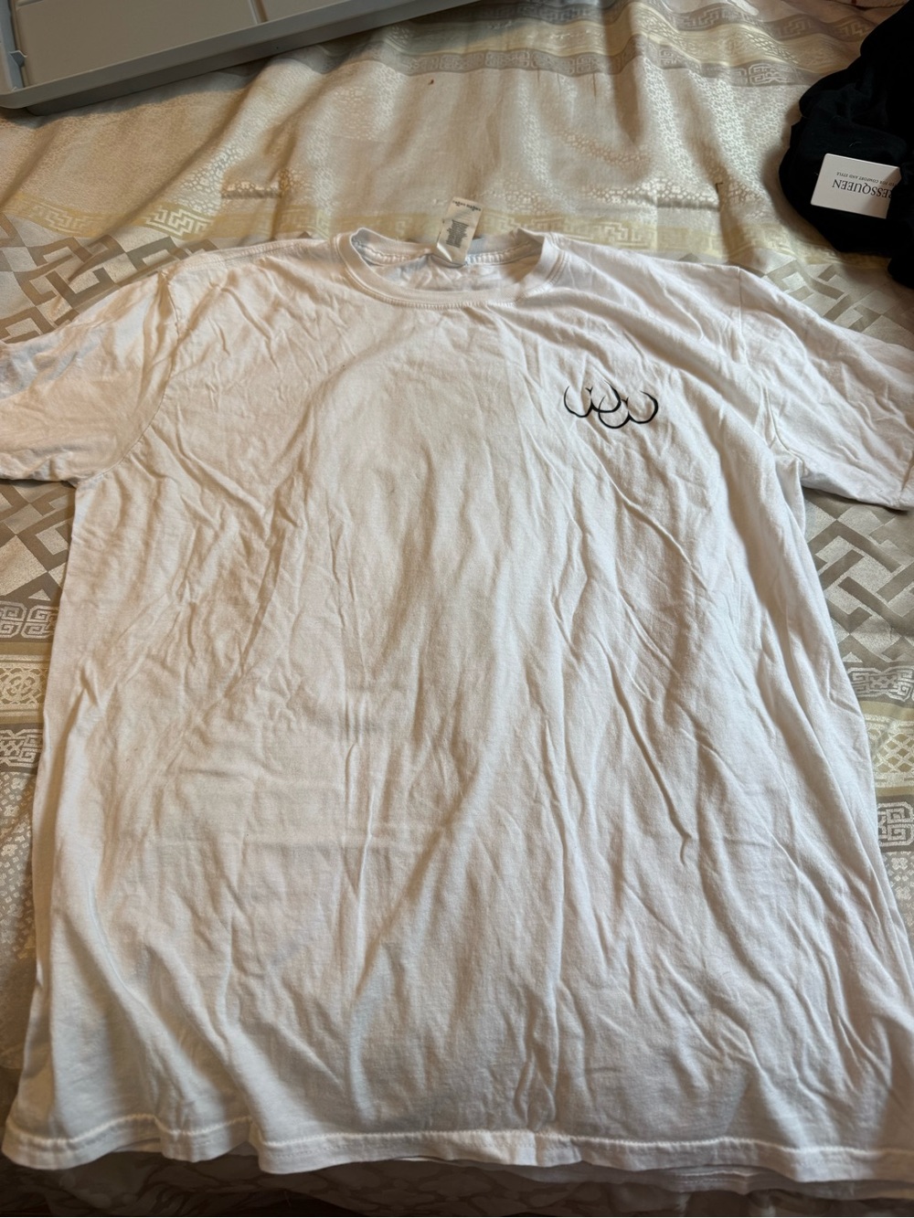 White Graphic Chest Logo Crewneck T-Shirt - Unbranded